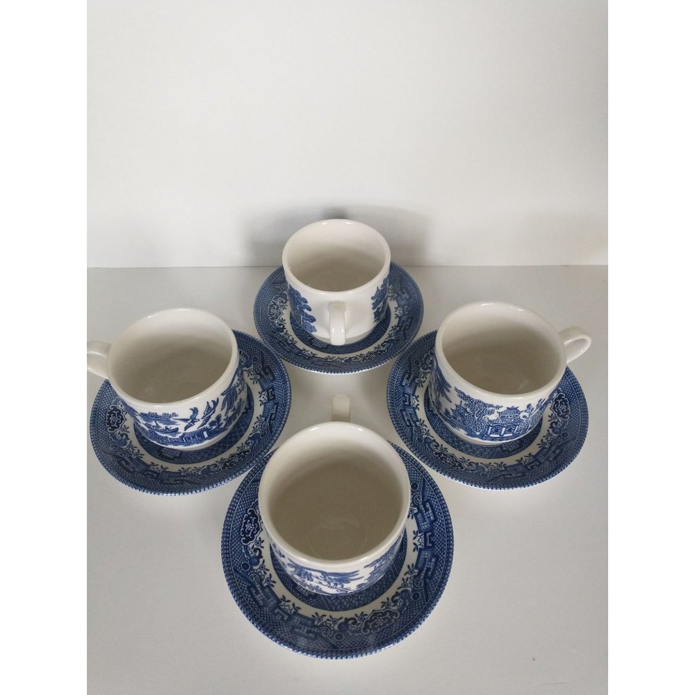 Blue Willow set of Tea cups and saucers, set of 4. Made in England